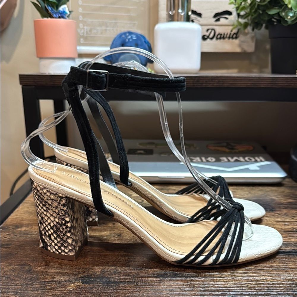 Gibson Latimer Cordelia Black and white snake print heels size 8